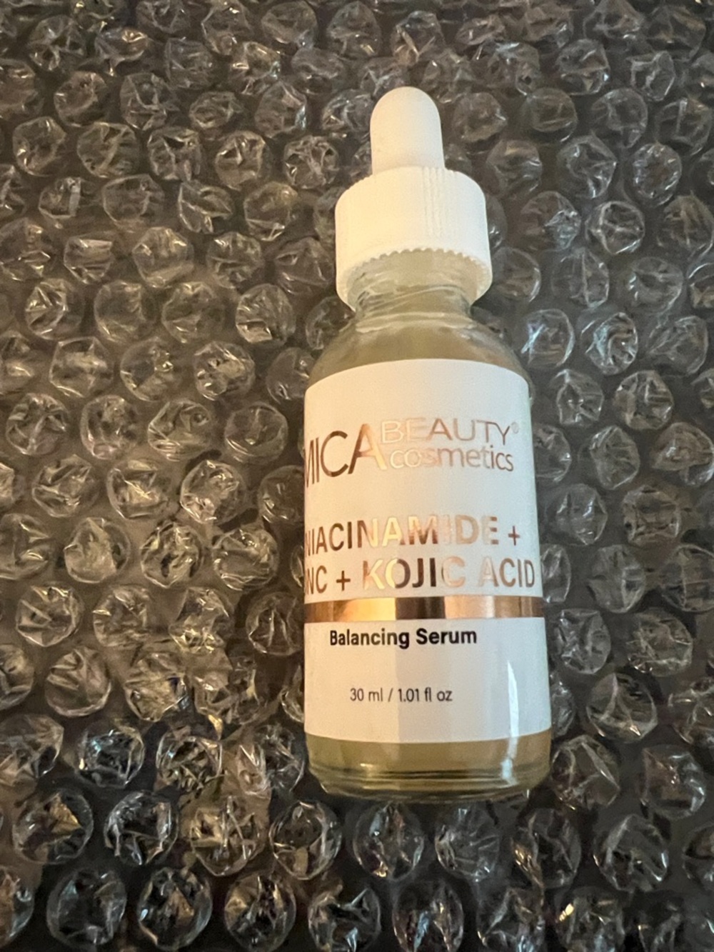 Hydrating & Renewal Serums - White Packaging - Picture 3 of 4